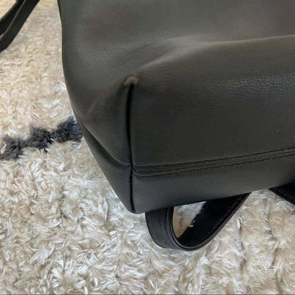Black Pebble Vegan Leather Backpack * Co-lab * GUC - Picture 3 of 8